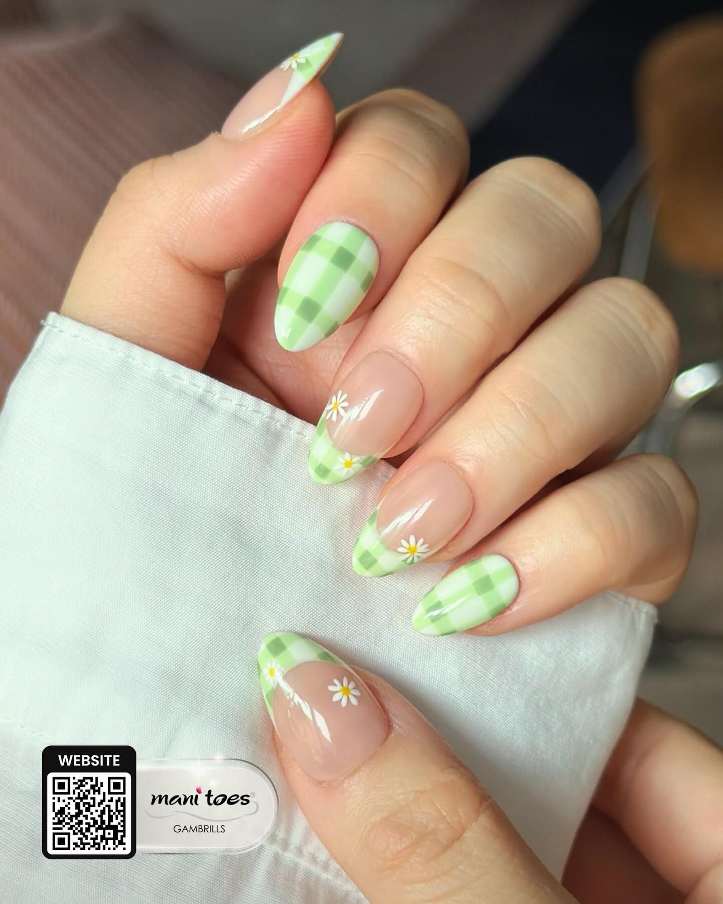 Nail design gallery image 9